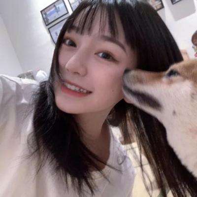 副市长暗访多次询问 女工作人员戴耳机听歌不理睬